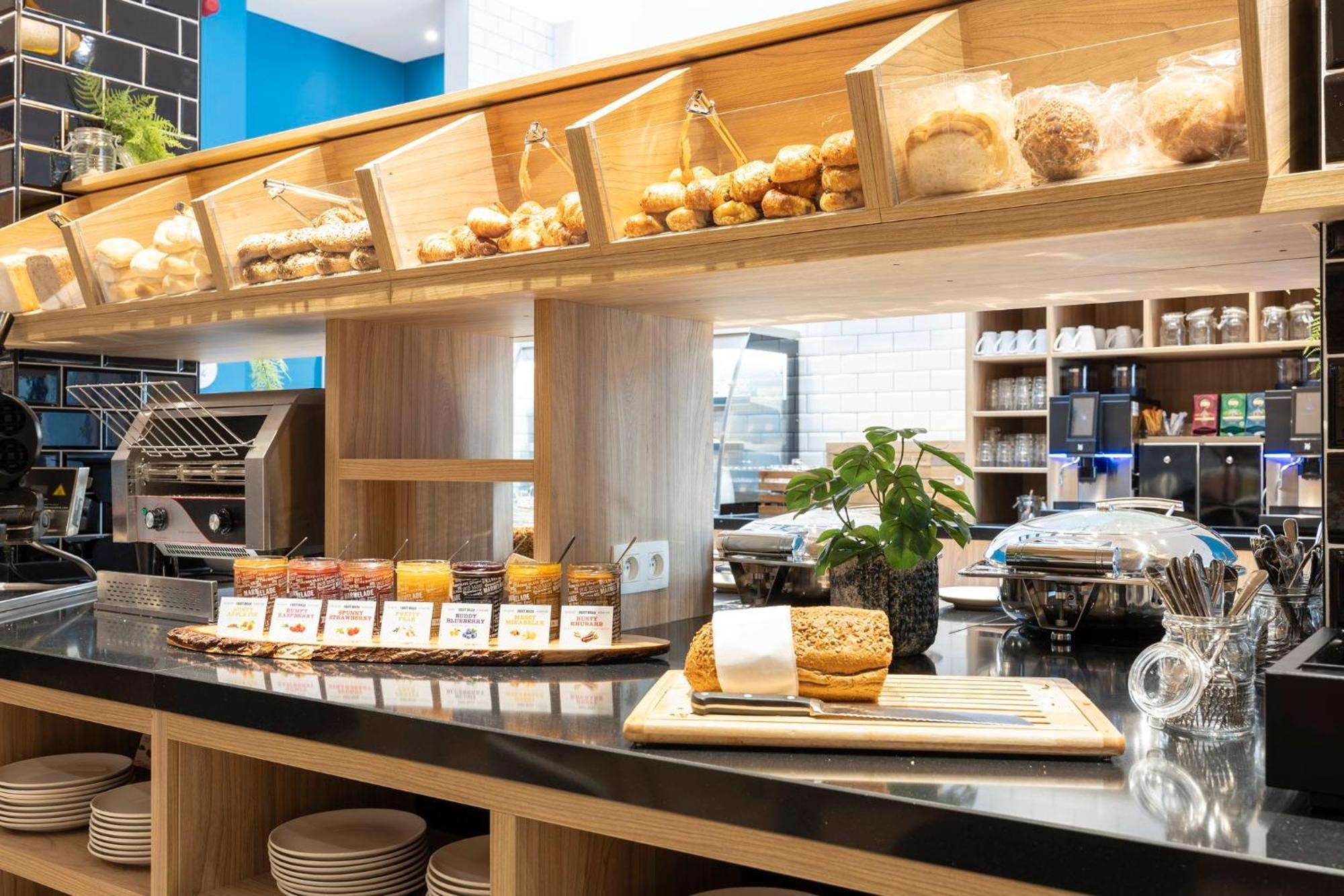 Holiday Inn Express Antwerp - City Centre By Ihg Eksteriør billede